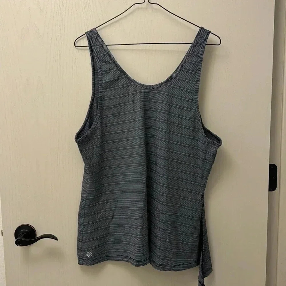 Athleta Max Out Tank Top XL Navy Blue White Striped Activewear V-Neck Side Slit